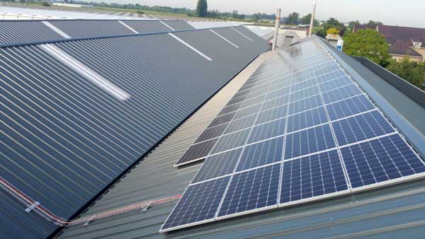 Olij Trading zonnepanelen bedrijfsgebouw